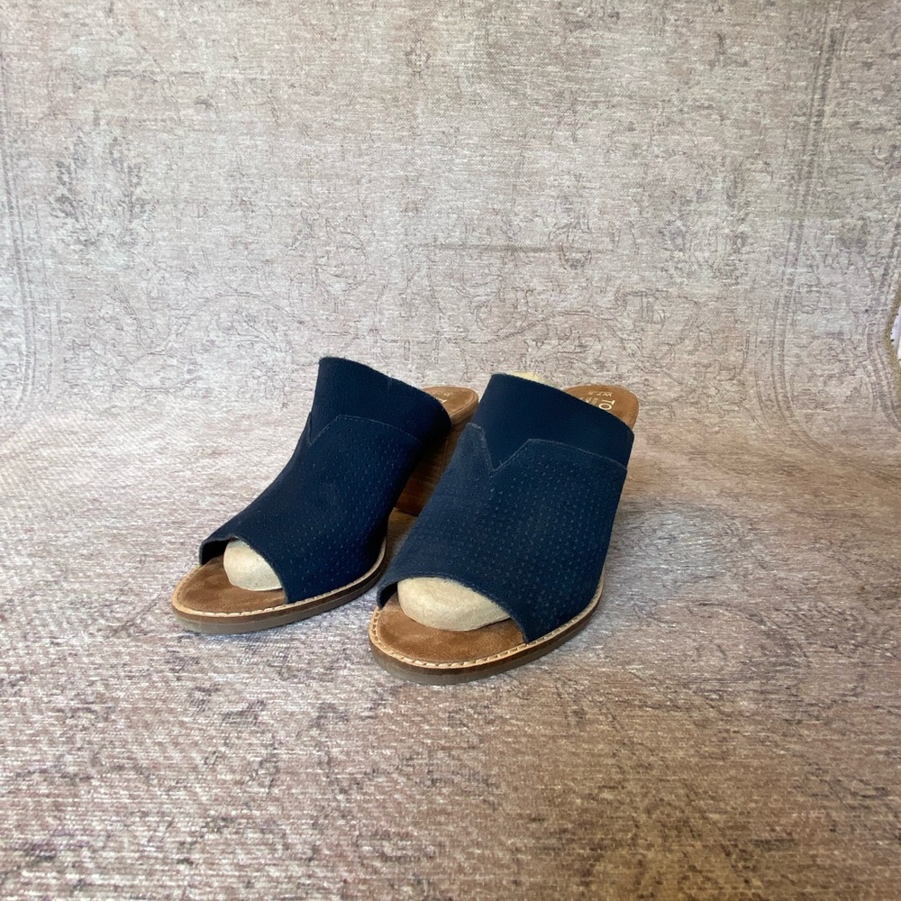 Toms Heels